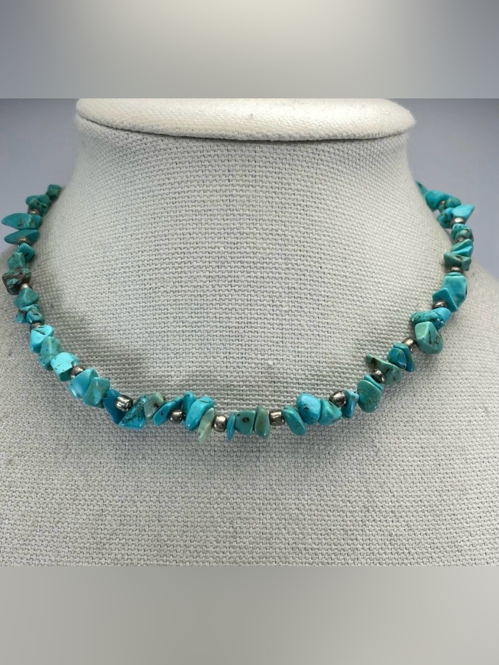 Cute Faux Turquoise Dyed Howlite Chip Nugget Choker Necklace